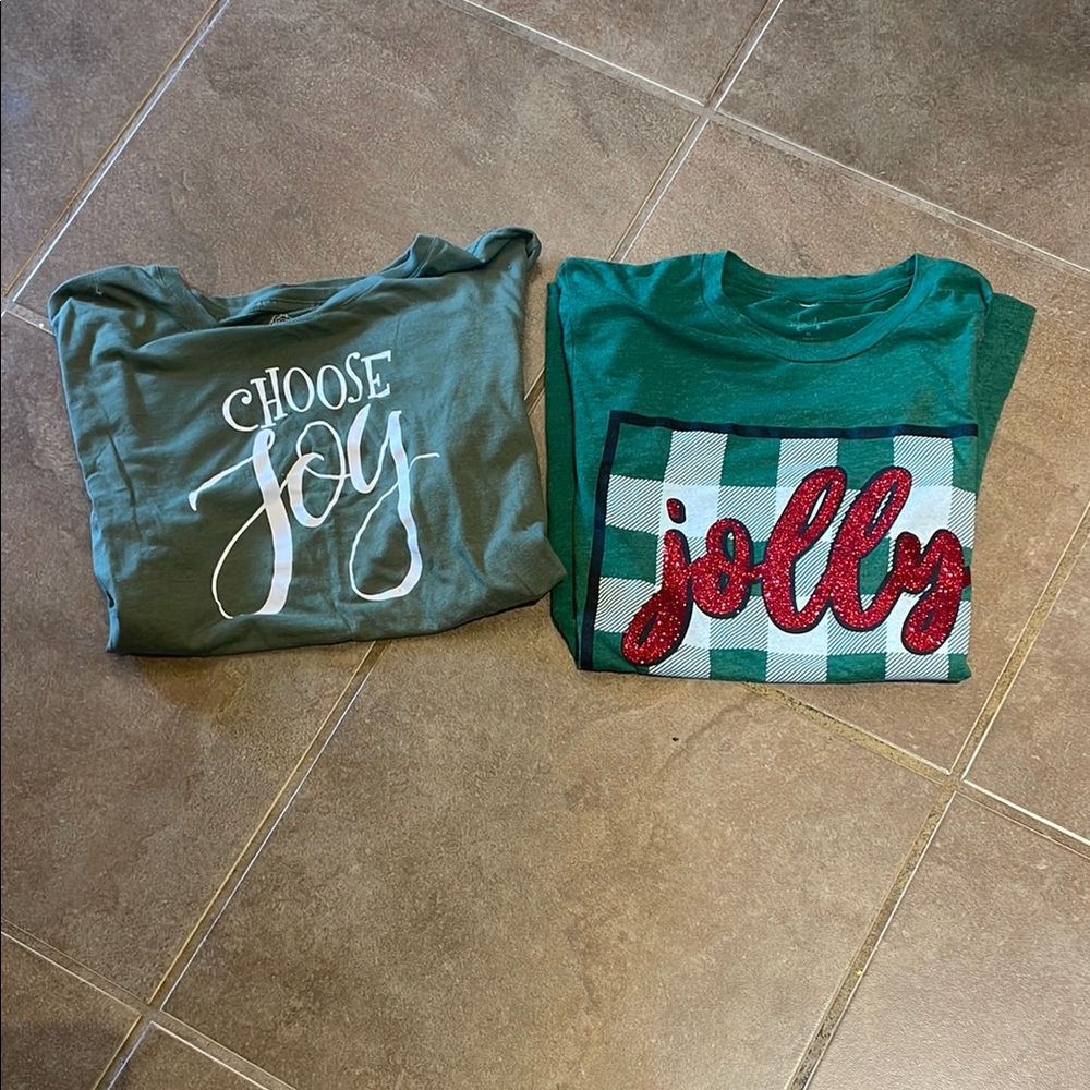 Christmas Joyful cotton tees X 2! Size Medium